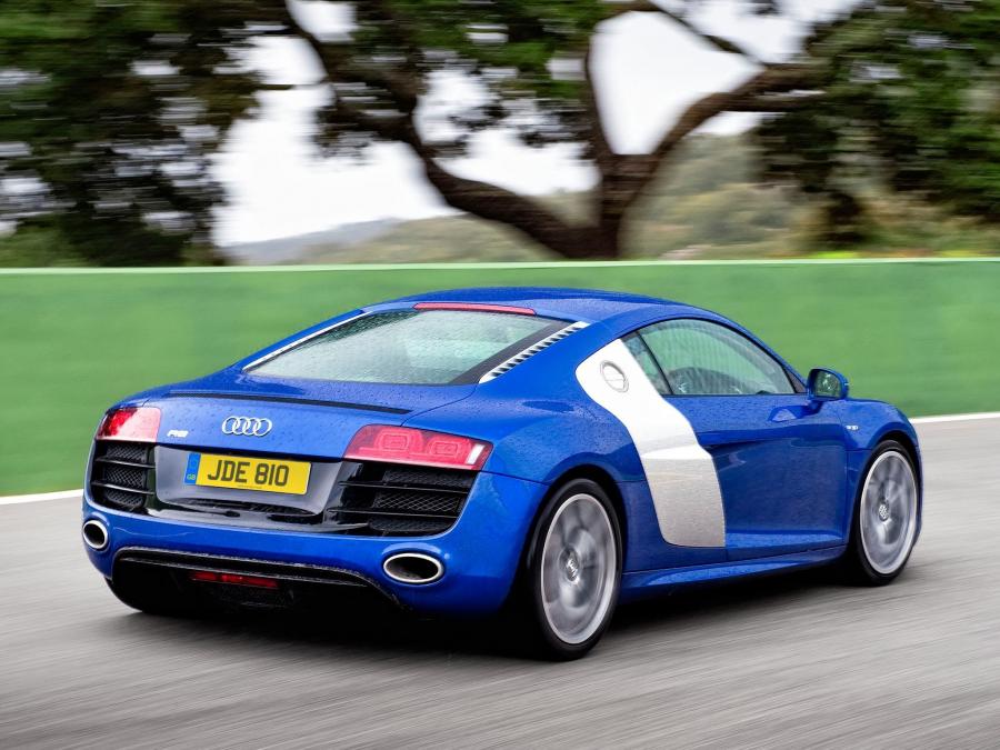  Audi R8 V10 2009 года  (UK) (фото 18 из 21)